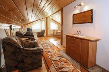 Фото номера Апартаменты с 3 спальнями в мансарде Отель Hotel Milena г. Милювка 2