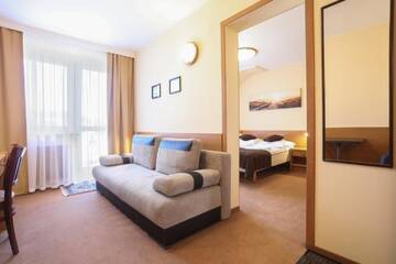 Фото номера Семейный номер с балконом Отель Hotel Milena г. Милювка 3
