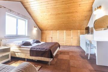 Фото номера Апартаменты с 3 спальнями в мансарде Отель Hotel Milena г. Милювка 8